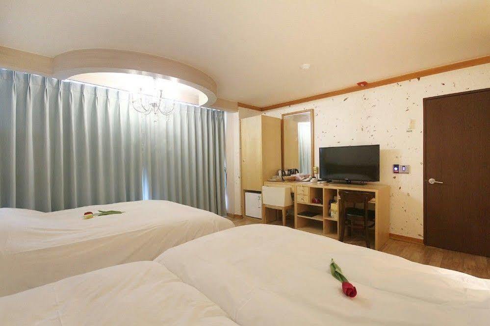 Jeonju Tourist Hotel Екстериор снимка