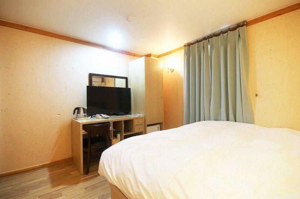Jeonju Tourist Hotel Екстериор снимка