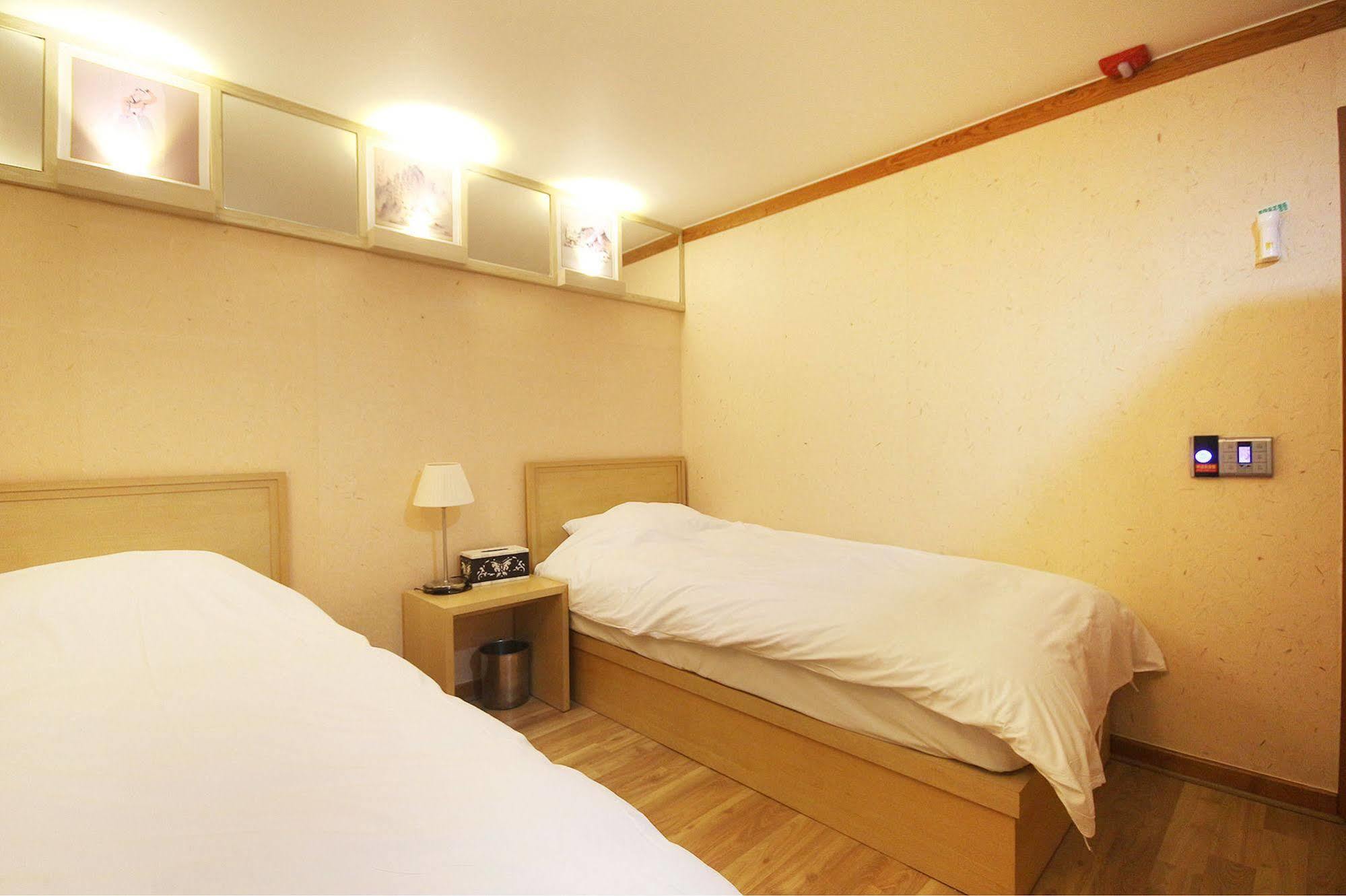 Jeonju Tourist Hotel Екстериор снимка