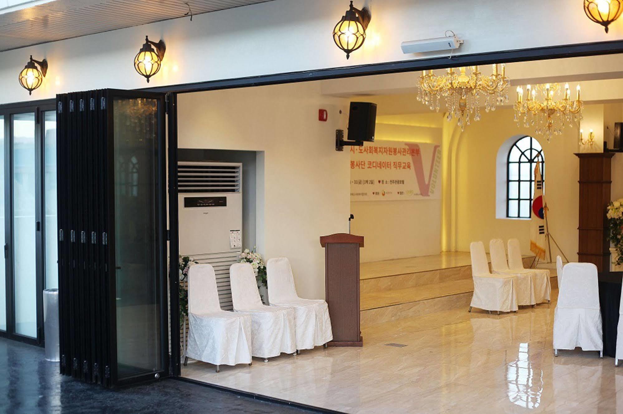 Jeonju Tourist Hotel Екстериор снимка